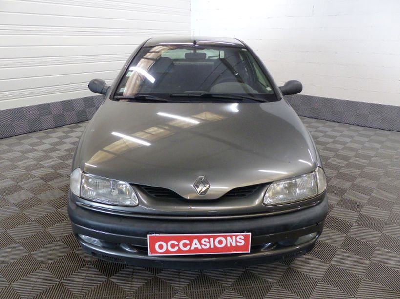 RENAULT LAGUNA 1998 - Photo n°2