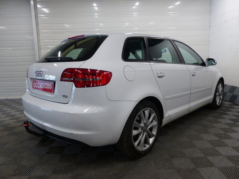 AUDI A3 SPORTBACK 2010 - Photo n°4