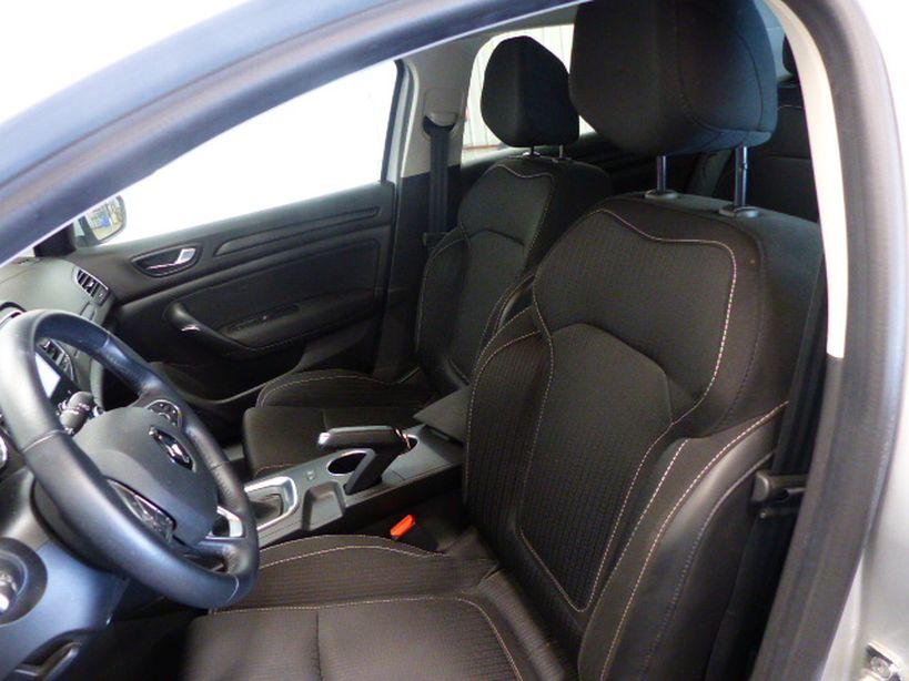 RENAULT MEGANE IV BERLINE BUSINESS 2019 - Photo n°6