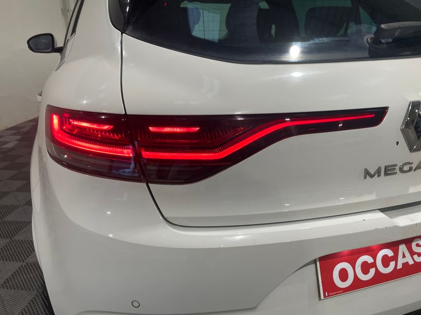 RENAULT MEGANE IV BERLINE 2022 - Photo n°8