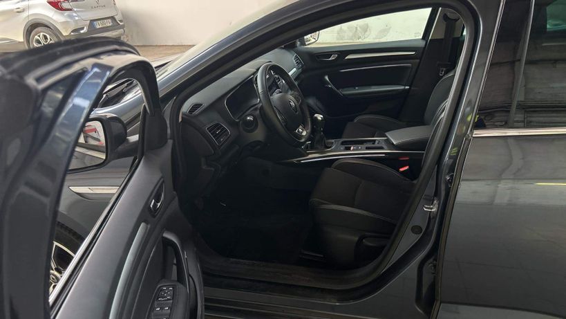 RENAULT MEGANE IV BERLINE 2022 - Photo n°13