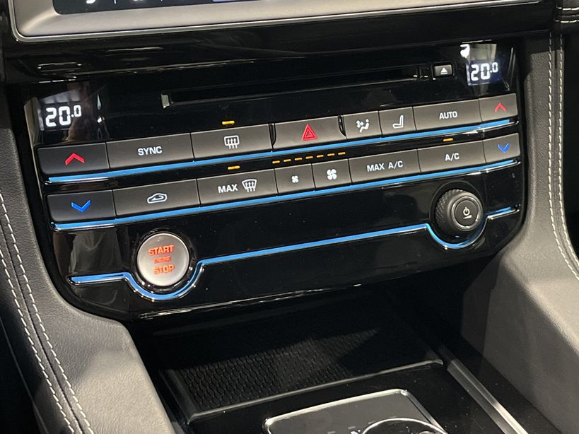 JAGUAR F PACE 2019 - Photo n°17