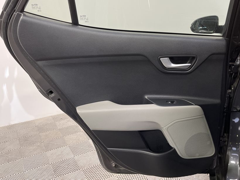 KIA STONIC 2019 - Photo n°35