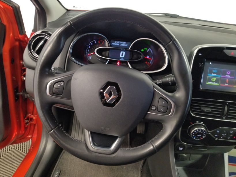 RENAULT CLIO IV ESTATE 2018 - Photo n°12