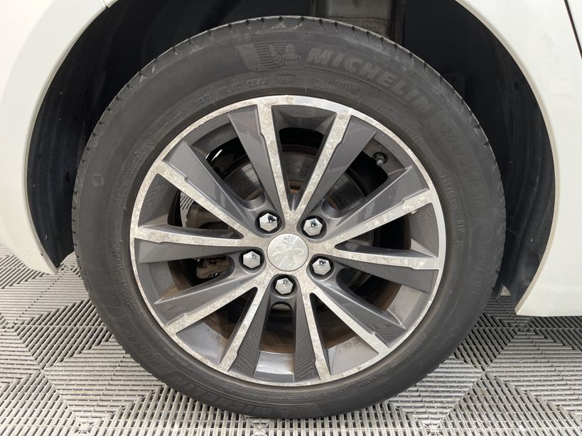 PEUGEOT 308 2015 - Photo n°4