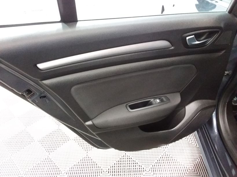 RENAULT MEGANE IV ESTATE 2021 - Photo n°27