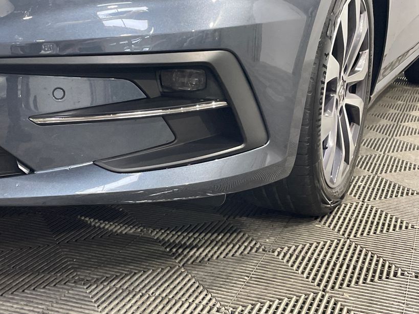 RENAULT MEGANE IV BERLINE 2023 - Photo n°6