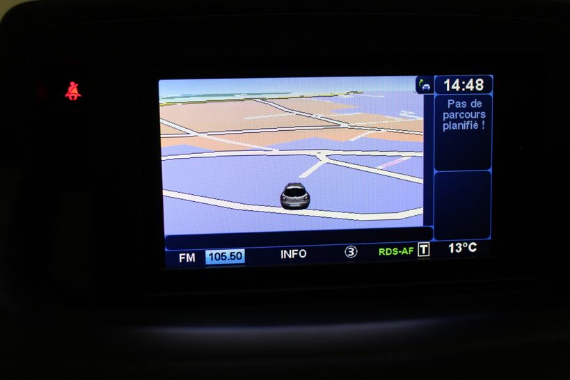 RENAULT MEGANE III ESTATE 2010 - Photo n°15