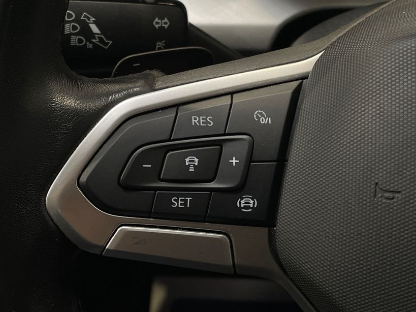 VOLKSWAGEN GOLF 2023 - Photo n°24