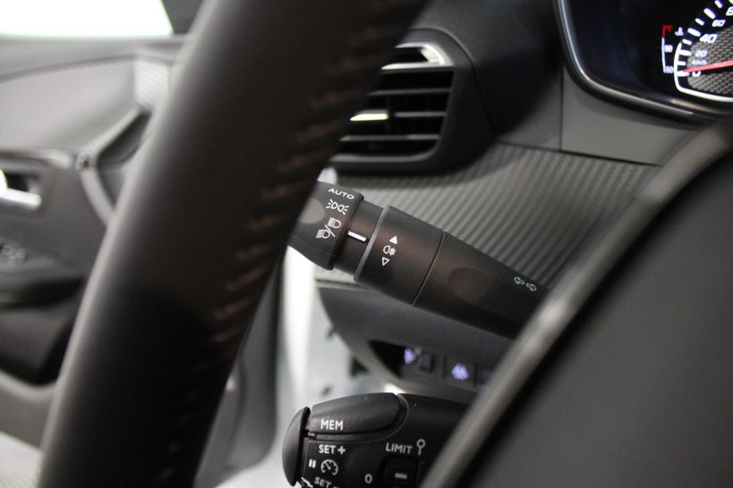PEUGEOT 208 2022 - Photo n°20