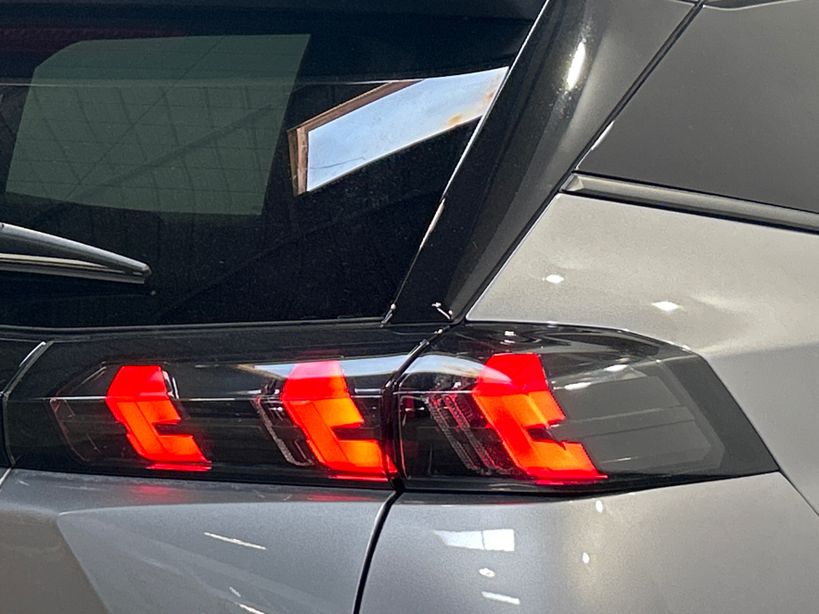 PEUGEOT 2008 BUSINESS 2021 - Photo n°8