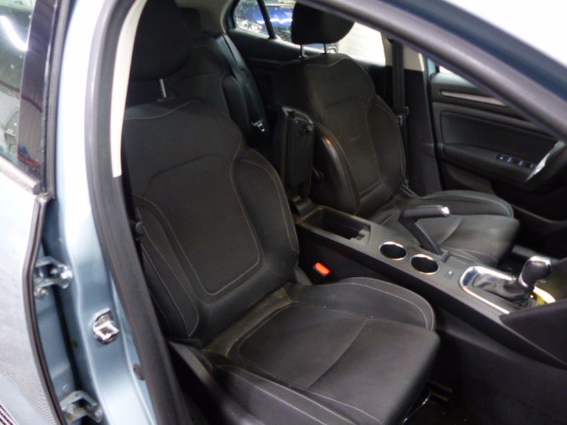 RENAULT MEGANE IV BERLINE 2021 - Photo n°28