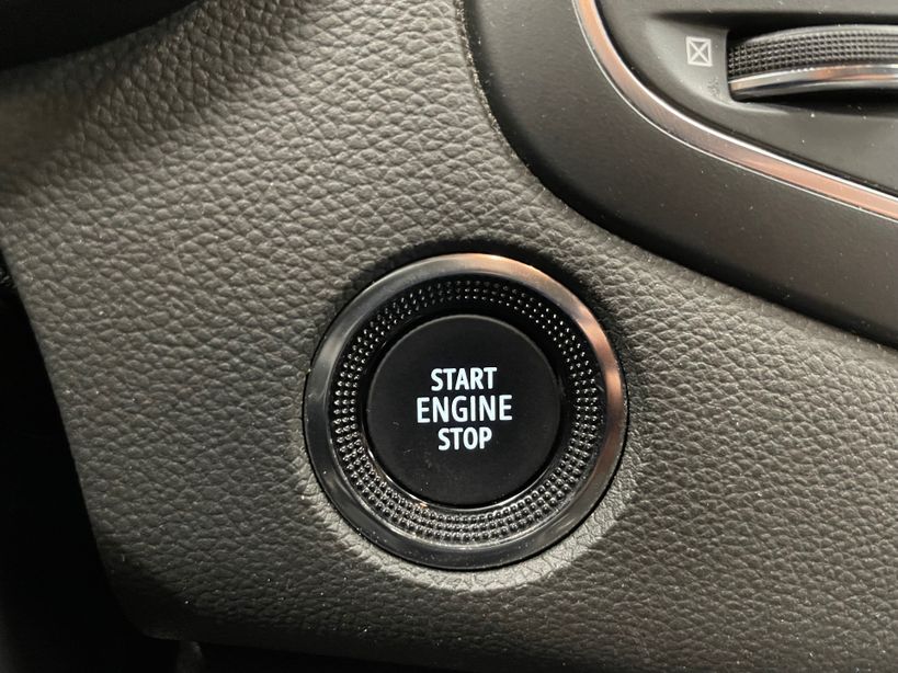 RENAULT MEGANE IV BERLINE 2022 - Photo n°21