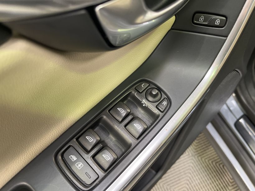 VOLVO XC60 2016 - Photo n°33