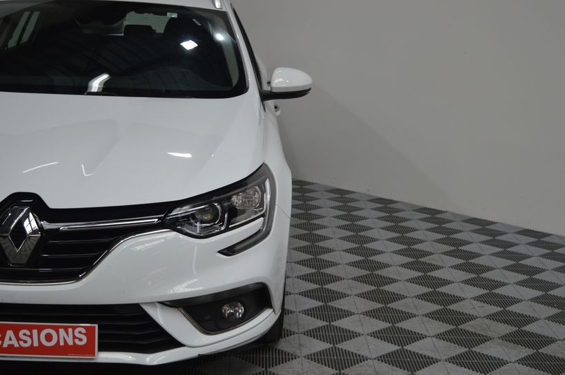 RENAULT MEGANE IV ESTATE BUSINESS 2017 - Photo n°35