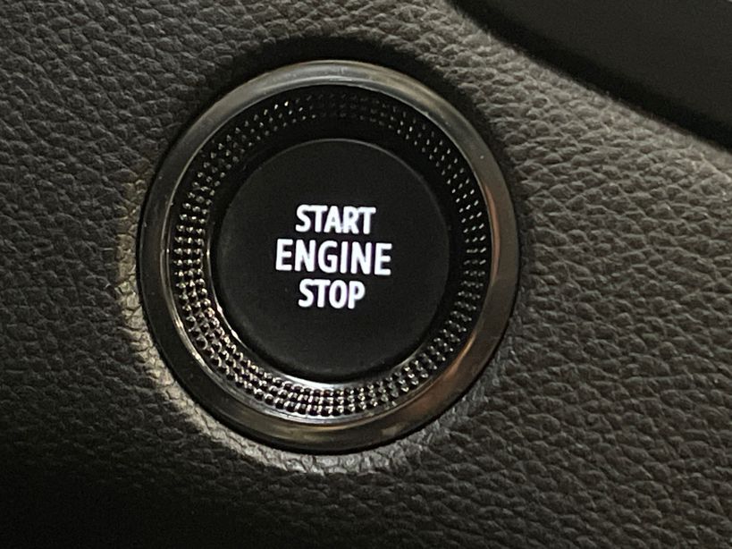 RENAULT MEGANE IV BERLINE 2021 - Photo n°30