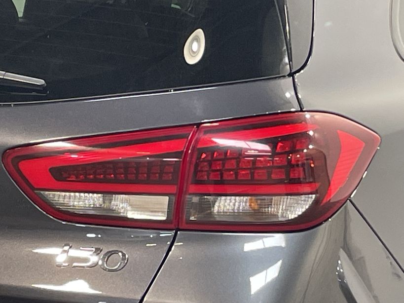 HYUNDAI i30 2022 - Photo n°8