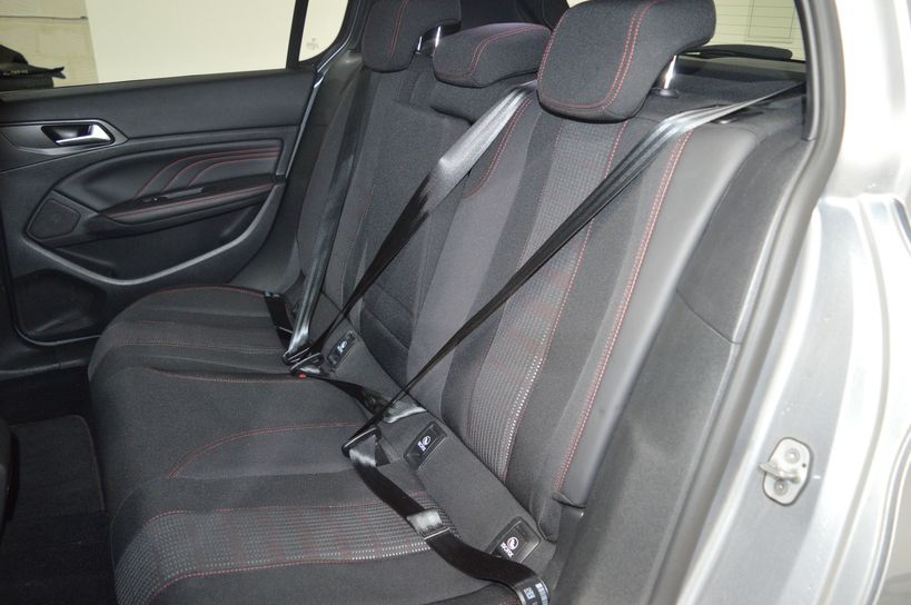 PEUGEOT 308 2015 - Photo n°10