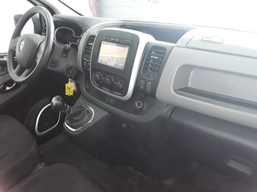 RENAULT TRAFIC III FG 2015 - Photo n°6