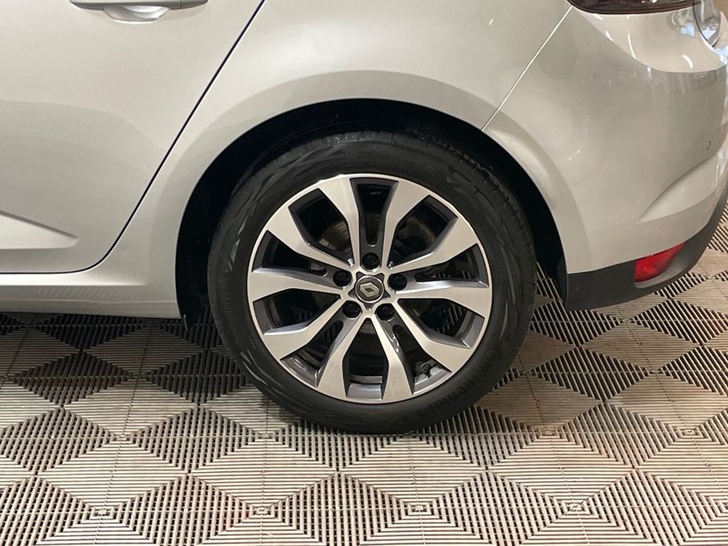 RENAULT MEGANE IV BERLINE 2023 - Photo n°26