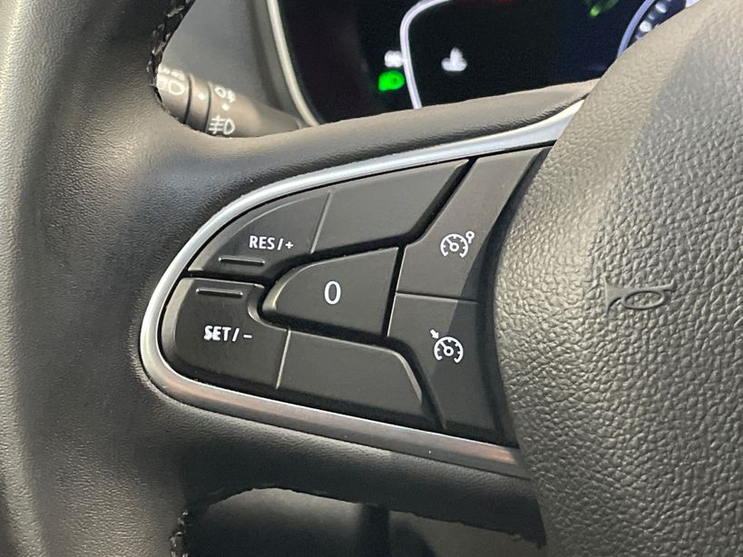 RENAULT MEGANE IV BERLINE 2021 - Photo n°26