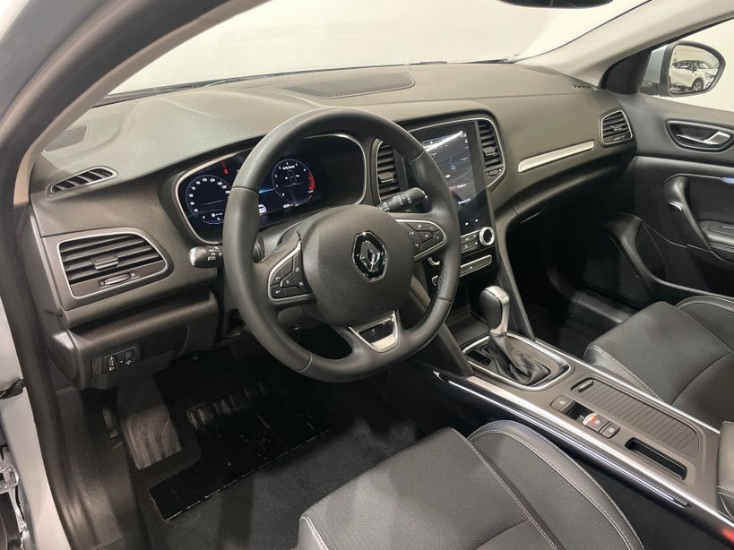 RENAULT MEGANE IV BERLINE 2023 - Photo n°12