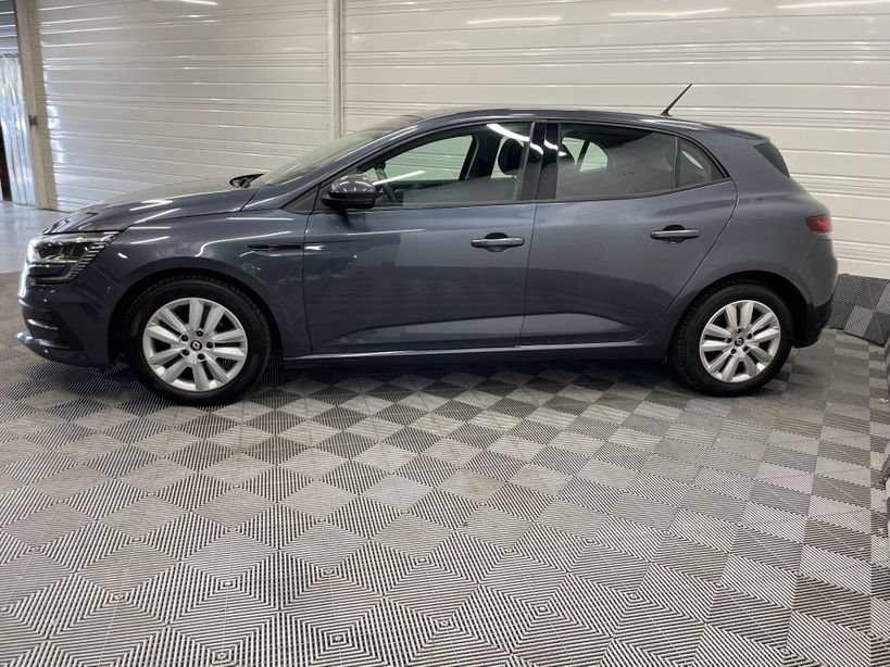 RENAULT MEGANE IV BERLINE 2022 - Photo n°4