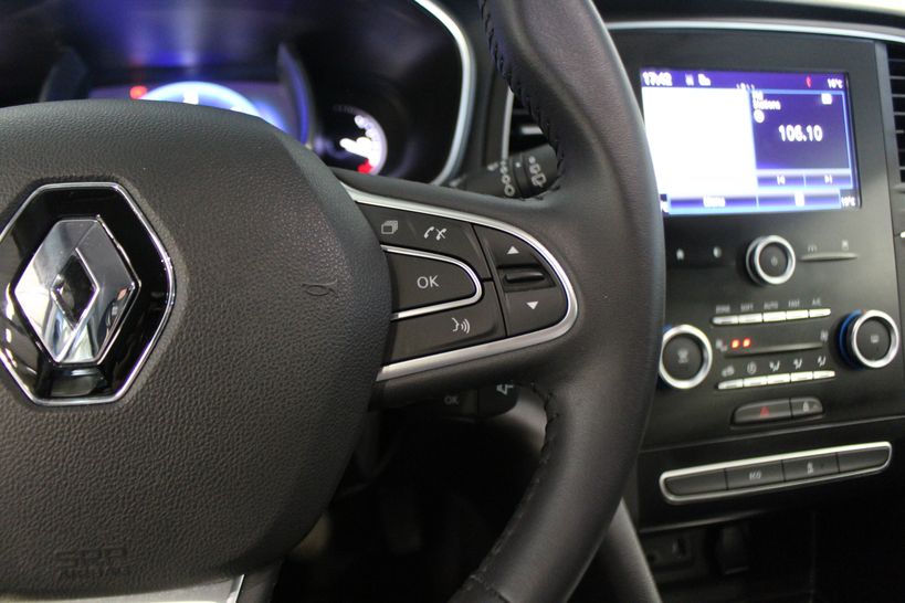 RENAULT MEGANE IV ESTATE 2017 - Photo n°23