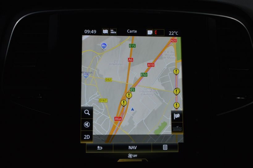 RENAULT MEGANE IV BERLINE 2018 - Photo n°13