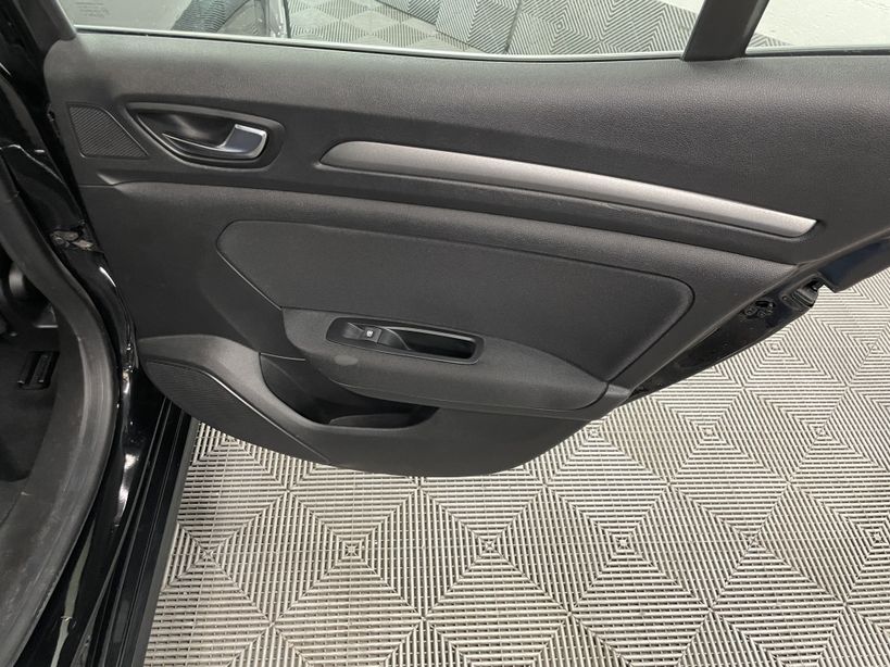 RENAULT MEGANE IV BERLINE 2021 - Photo n°34
