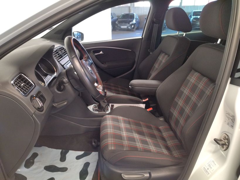 VOLKSWAGEN POLO 2016 - Photo n°11
