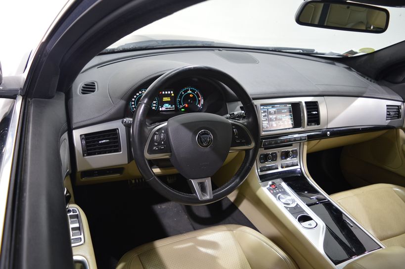 JAGUAR XF 2014 - Photo n°9