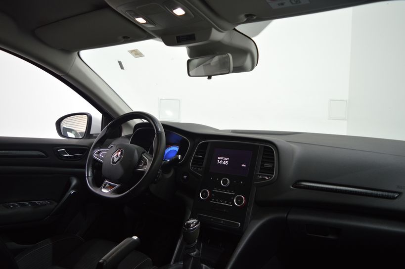 RENAULT MEGANE IV ESTATE BUSINESS 2017 - Photo n°8