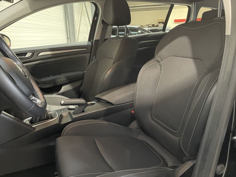 RENAULT MEGANE IV ESTATE 2021 - Photo n°10