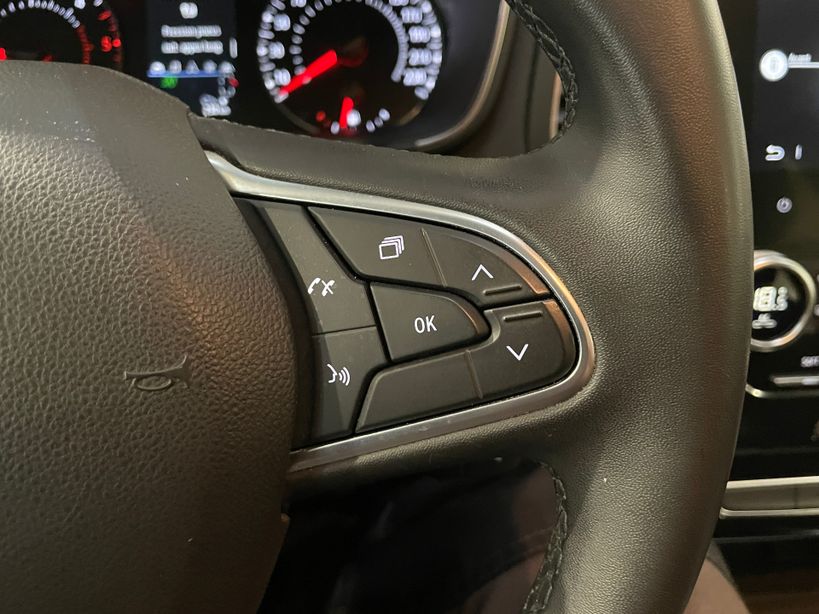 RENAULT MEGANE IV BERLINE 2022 - Photo n°28