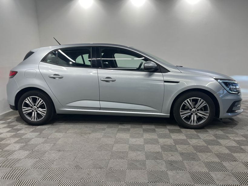 RENAULT MEGANE IV BERLINE 2023 - Photo n°2