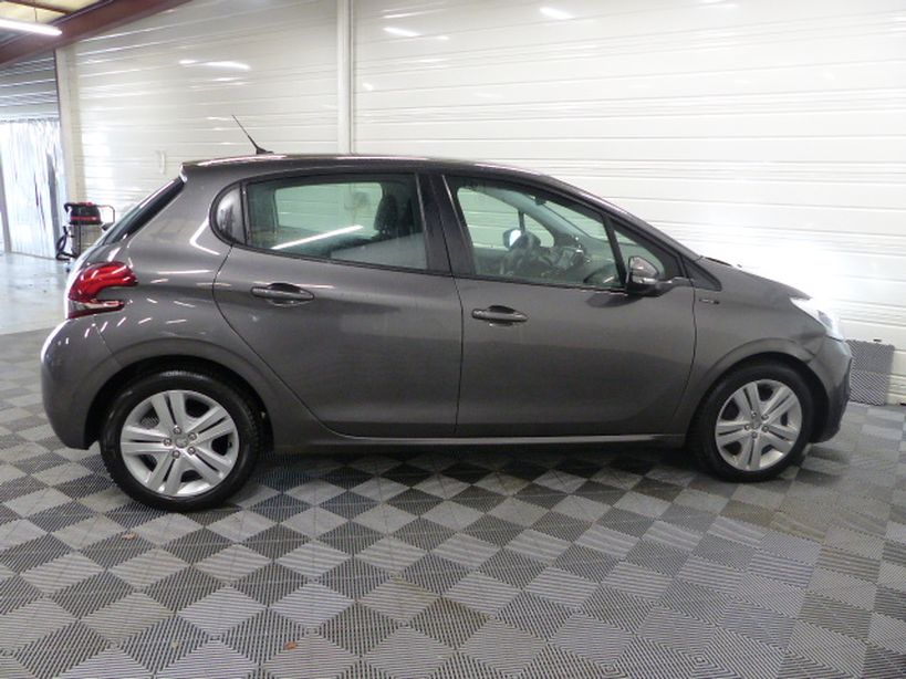 PEUGEOT 208 2019 - Photo n°13