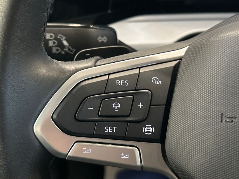 VOLKSWAGEN GOLF 2023 - Photo n°24