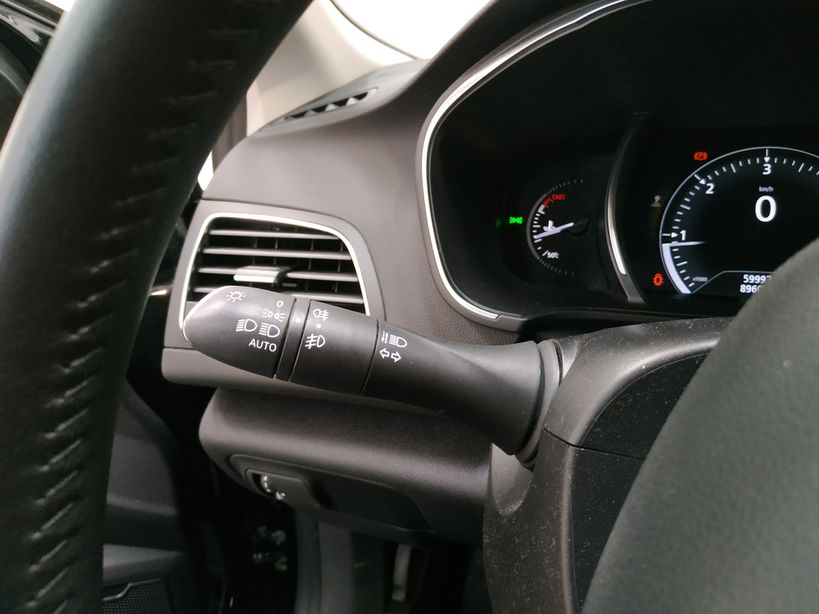 RENAULT MEGANE IV BERLINE BUSINESS 2019 - Photo n°25