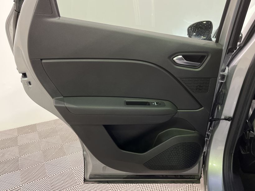 RENAULT CAPTUR 2021 - Photo n°37