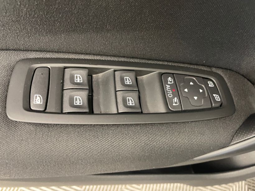 RENAULT MEGANE IV BERLINE BUSINESS 2020 - Photo n°10