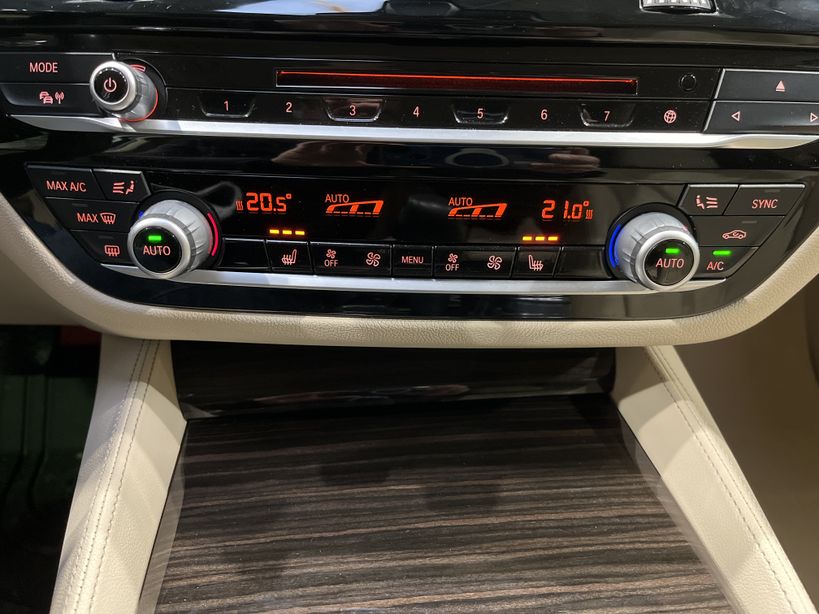 BMW SERIE 5 TOURING G31 2017 - Photo n°18