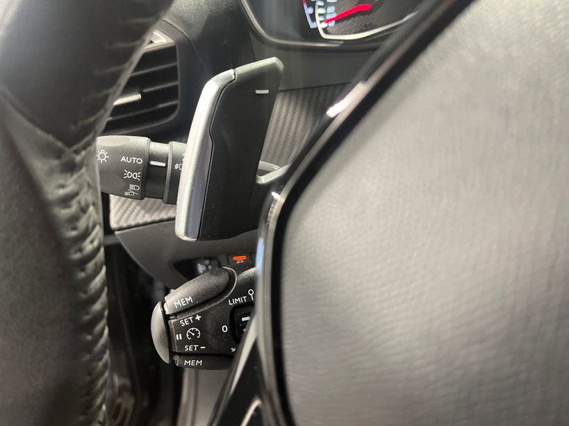 PEUGEOT 2008 BUSINESS 2021 - Photo n°14