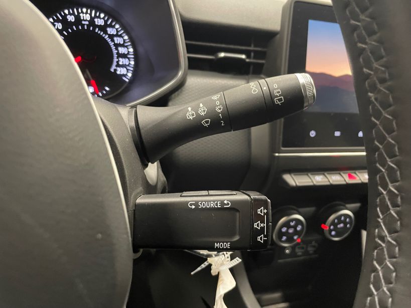 RENAULT CLIO V 2021 - Photo n°21