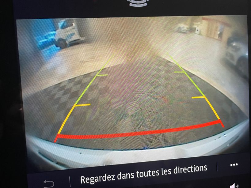 RENAULT MEGANE IV BERLINE 2022 - Photo n°19