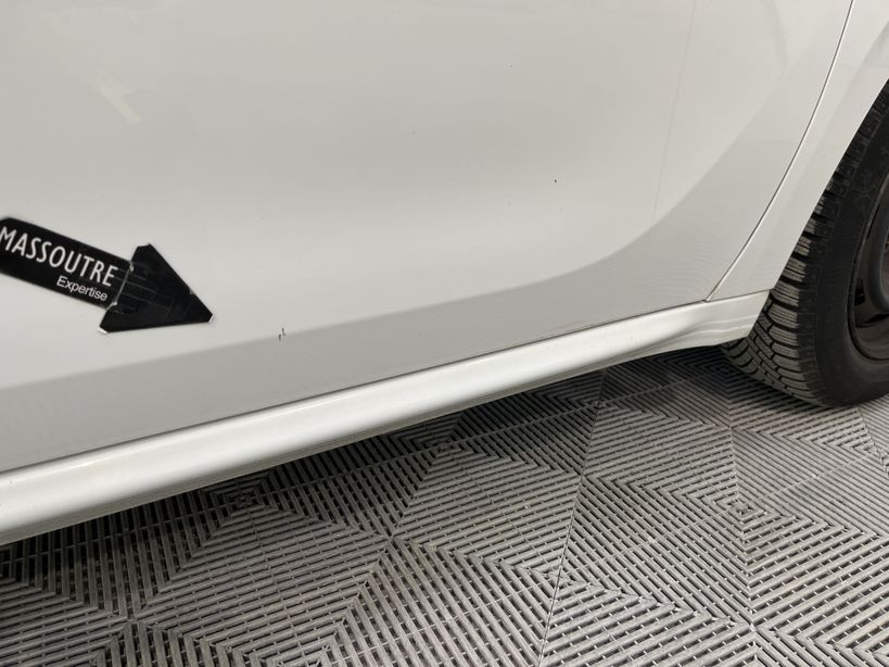 PEUGEOT 208 2015 - Photo n°15