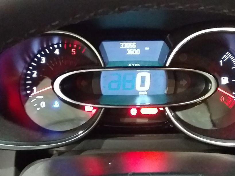 RENAULT CLIO IV 2018 - Photo n°9