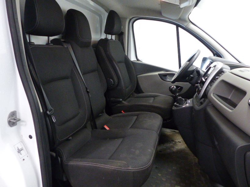 RENAULT TRAFIC FOURGON 2018 - Photo n°16