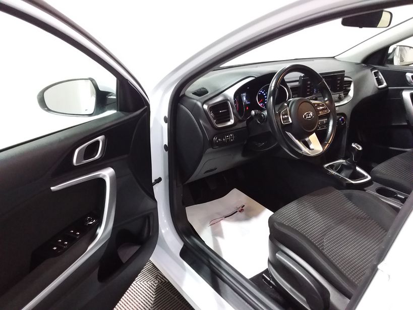 KIA CEED SW 2020 - Photo n°11