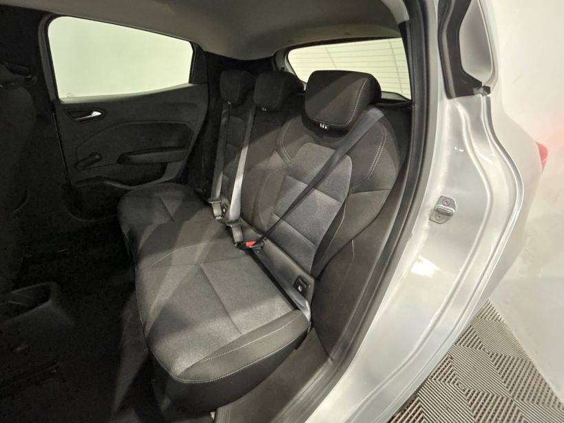 RENAULT CLIO V 2023 - Photo n°10